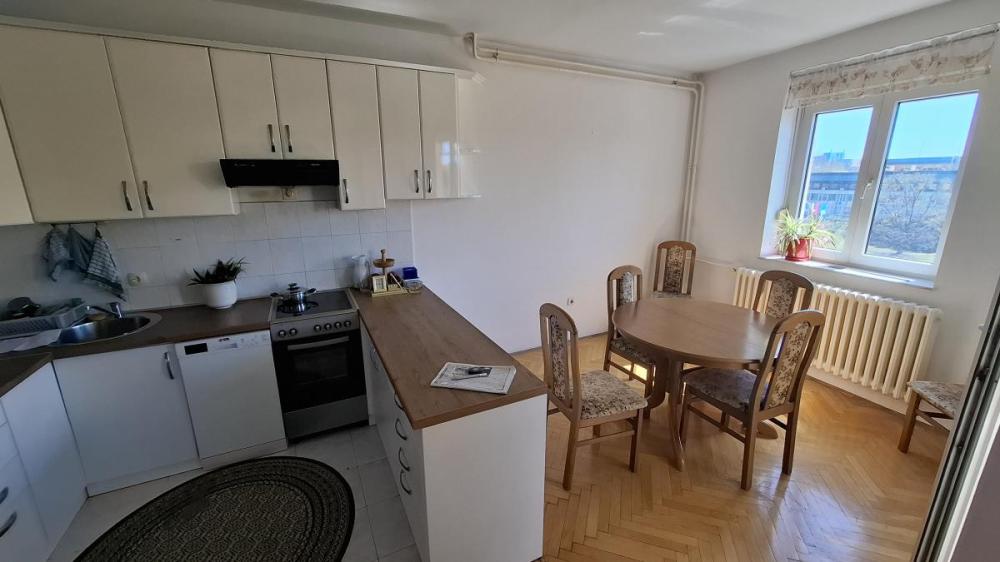 Slika 3 - Četvorosoban stan na prodaju, 100m2, 400.000€