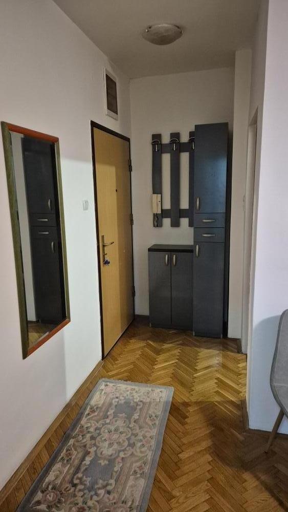 Slika 1 - Jednoiposoban stan za izdavanje, 42m2, 400€