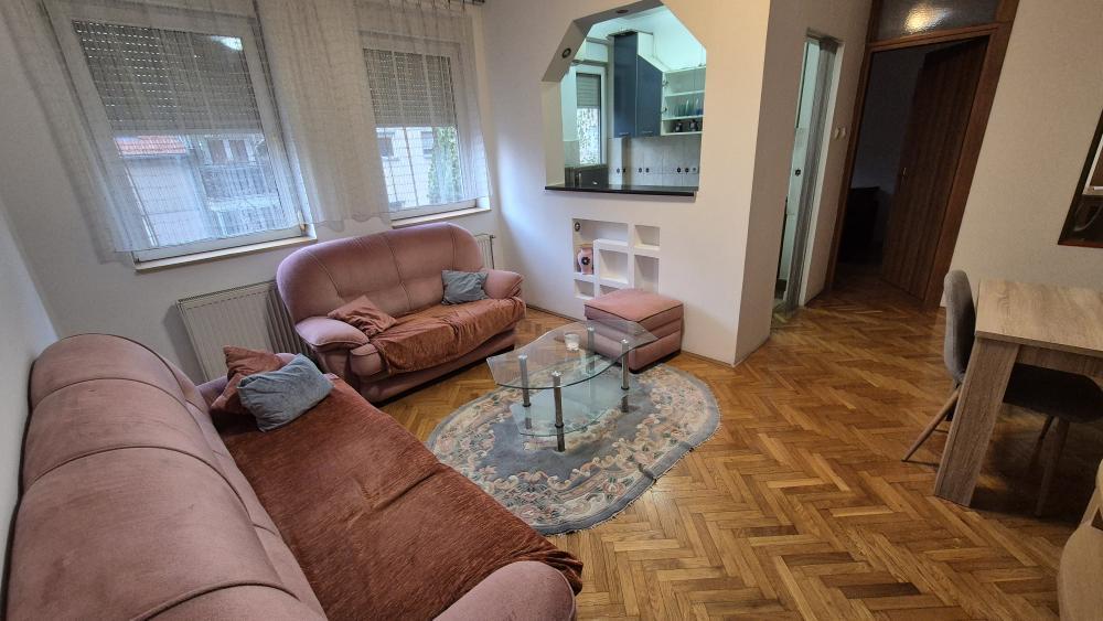 Glavna slika -Jednoiposoban stan za izdavanje, 42m2, 400€