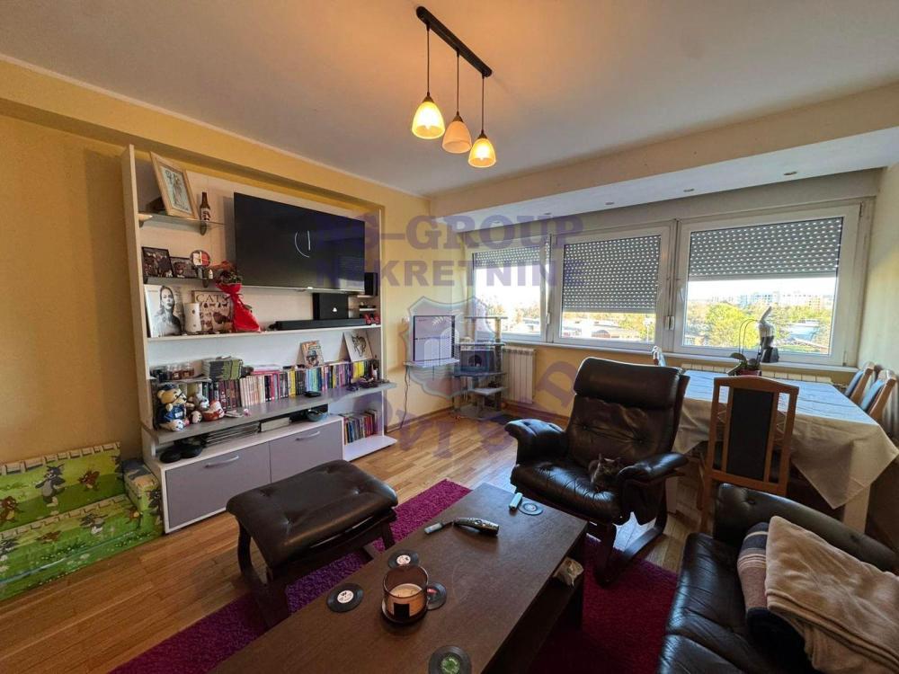 Glavna slika -Četvoroiposoban stan na prodaju, 84m2, 233.400€