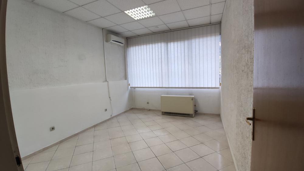 Slika 2 - Bulevar Arsenija Čarnojevića,  Lokal za izdavanje, 80m2, 950€