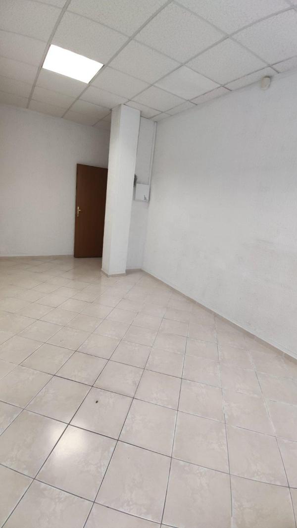 Slika 4 - Bulevar Arsenija Čarnojevića,  Lokal za izdavanje, 80m2, 950€