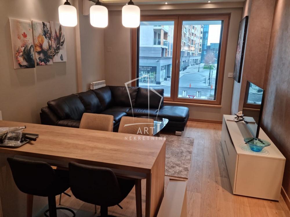 Slika 3 - Bulevar heroja sa Košara, Trosoban stan za izdavanje, 60m2, 1.200€