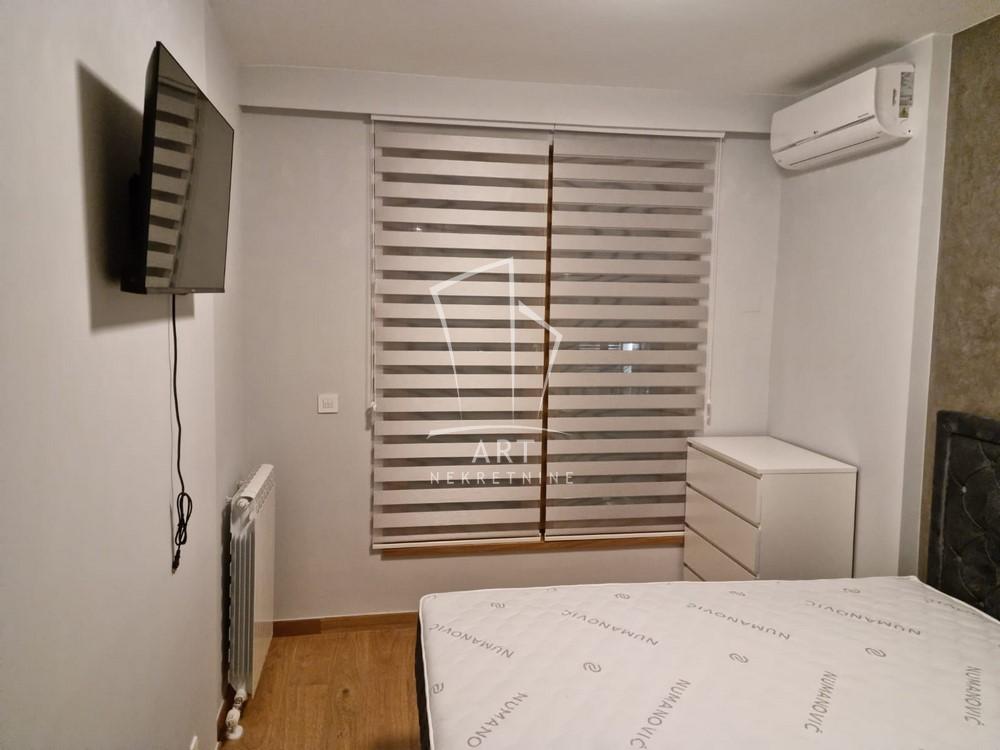 Slika 8 - Bulevar heroja sa Košara, Trosoban stan za izdavanje, 60m2, 1.200€