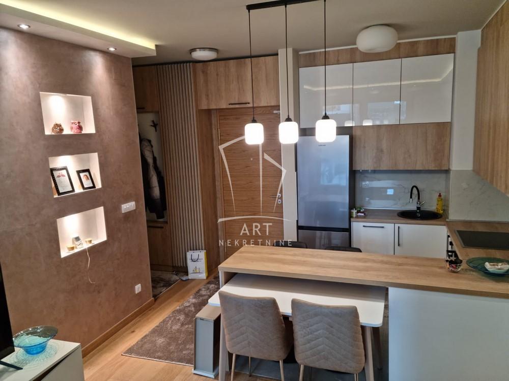 Slika 5 - Bulevar heroja sa Košara, Trosoban stan za izdavanje, 60m2, 1.200€