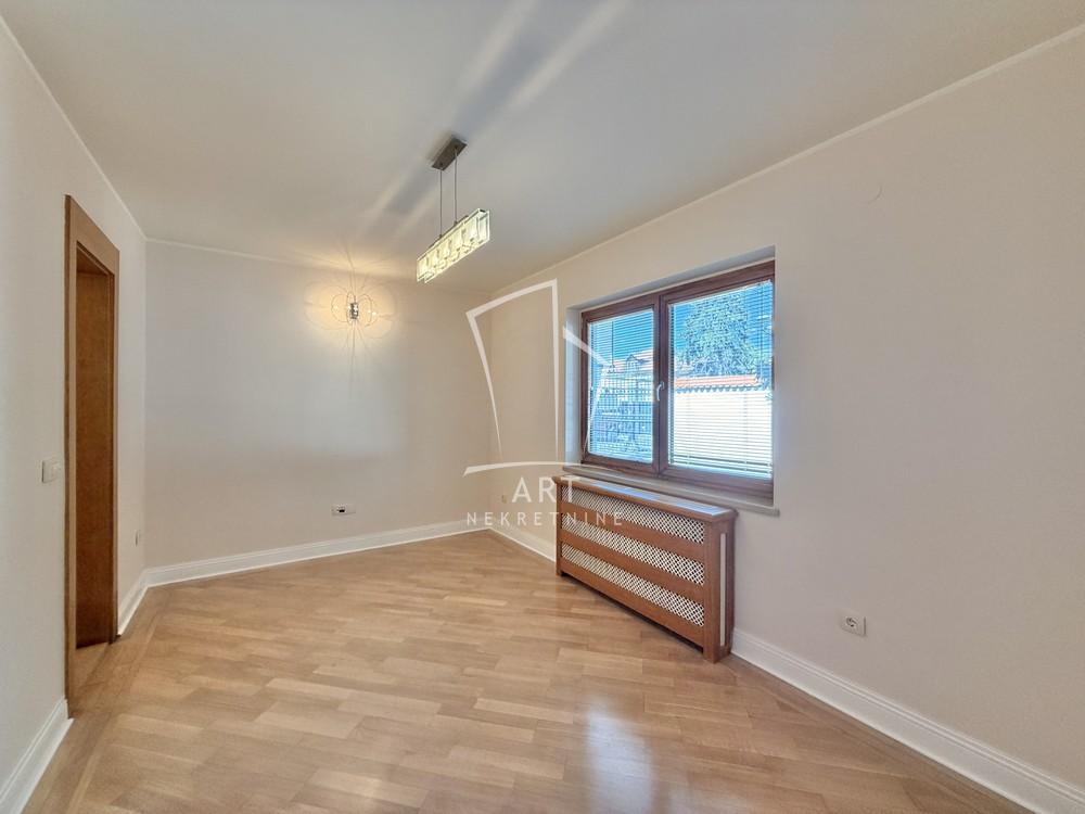 Slika 7 - Krupanjska,  Kuća na prodaju, 433m2, 1.800.000€