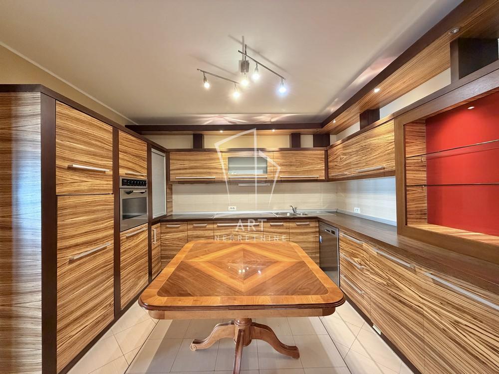 Slika 2 - Krupanjska,  Kuća na prodaju, 433m2, 1.800.000€