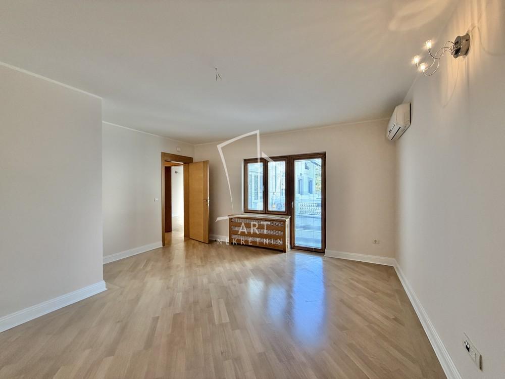 Slika 5 - Krupanjska,  Kuća na prodaju, 433m2, 1.800.000€