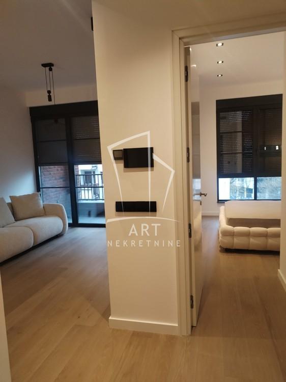 Slika 1 - Cara Uroša, Jednoiposoban stan za izdavanje, 46m2, 1.000€