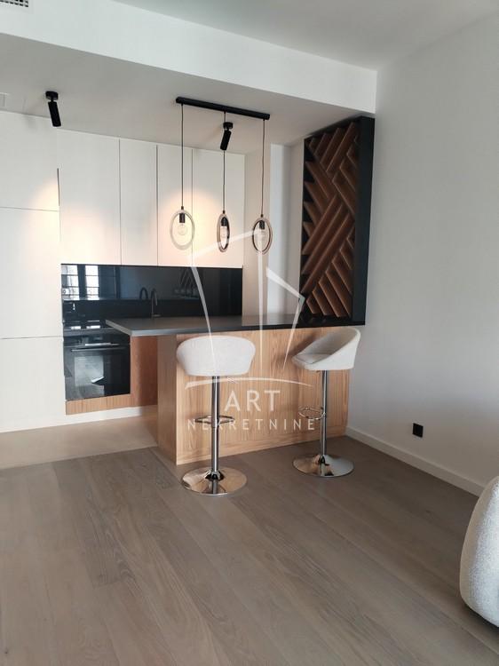 Slika 3 - Cara Uroša, Jednoiposoban stan za izdavanje, 46m2, 1.000€