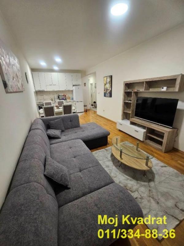 Glavna slika -Trosoban stan za izdavanje, 55m2, 800€