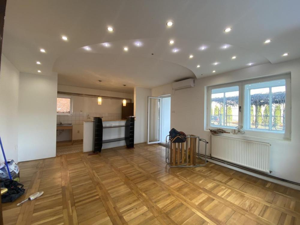 Glavna slika -Trosoban stan za izdavanje, 100m2, 600€