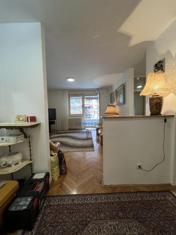 Slika 3 - Marka Čelebonovića, Trosoban stan za izdavanje, 90m2, 850€