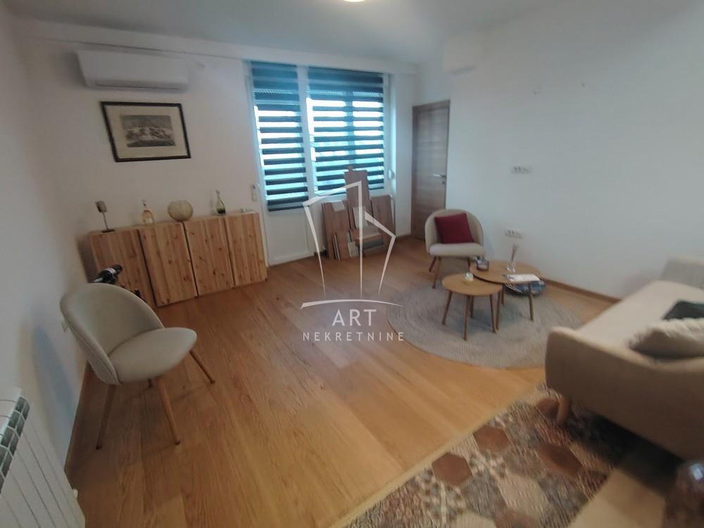 Slika 1 - Poenkareova,  Lokal za izdavanje, 63m2, 850€