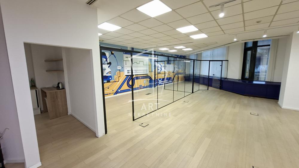 Slika 5 - Vladimira Popovića,  Lokal za izdavanje, 128m2, 1.920€