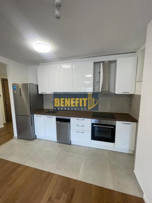 Slika 4 - Četvorosoban stan za izdavanje, 115m2, 1.200€