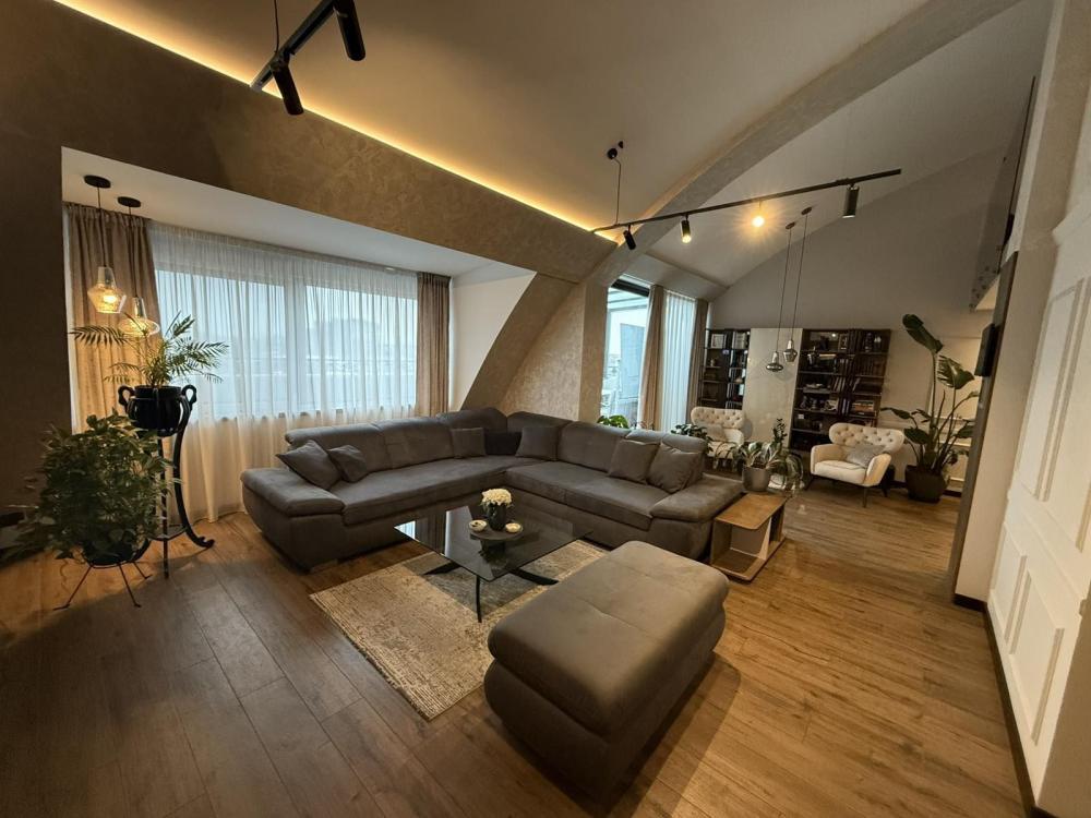 Glavna slika -Četvorosoban stan na prodaju, 167m2, 1.418.310€