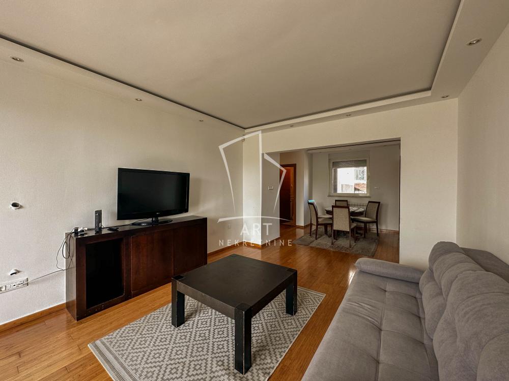 Slika 1 - Arčibalda Rajsa, Trosoban stan za izdavanje, 72m2, 700€