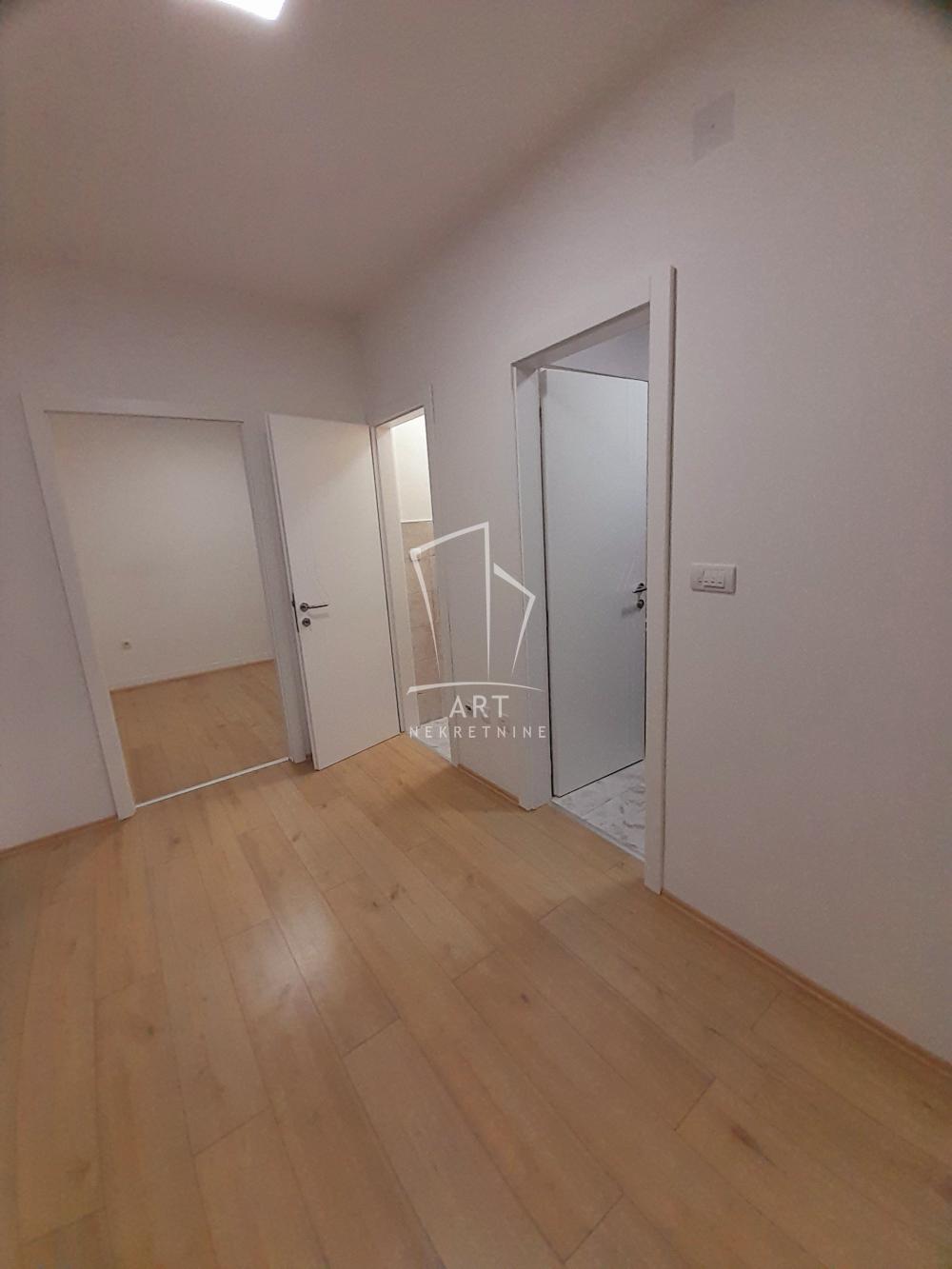 Slika 2 - Palmotićeva,  Lokal za izdavanje, 42m2, 700€