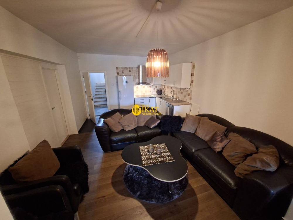 Slika 9 - Nabokovljeva, Kuća na prodaju, 250m2, 378.000€