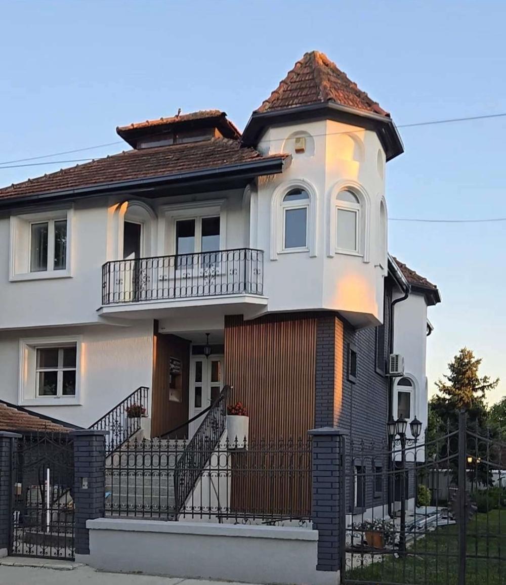 Glavna slika -Milana Savica,  Kuća na prodaju, 300m2, 635.000€