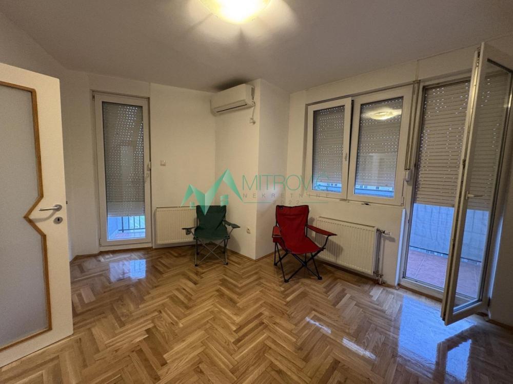 Glavna slika -Trosoban stan za izdavanje, 64m2, 400€