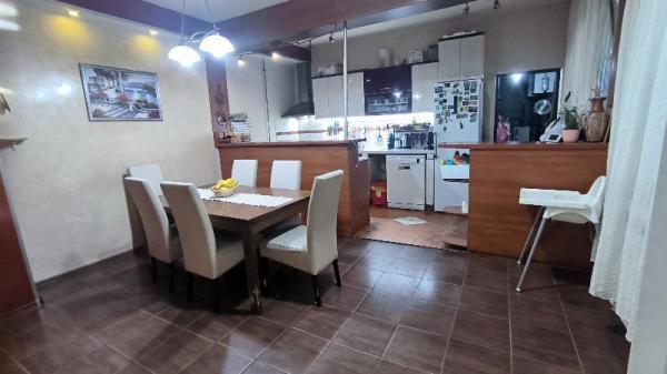 Glavna slika -Vojvode Vlahovića,  Kuća na prodaju, 274m2, 525.000€