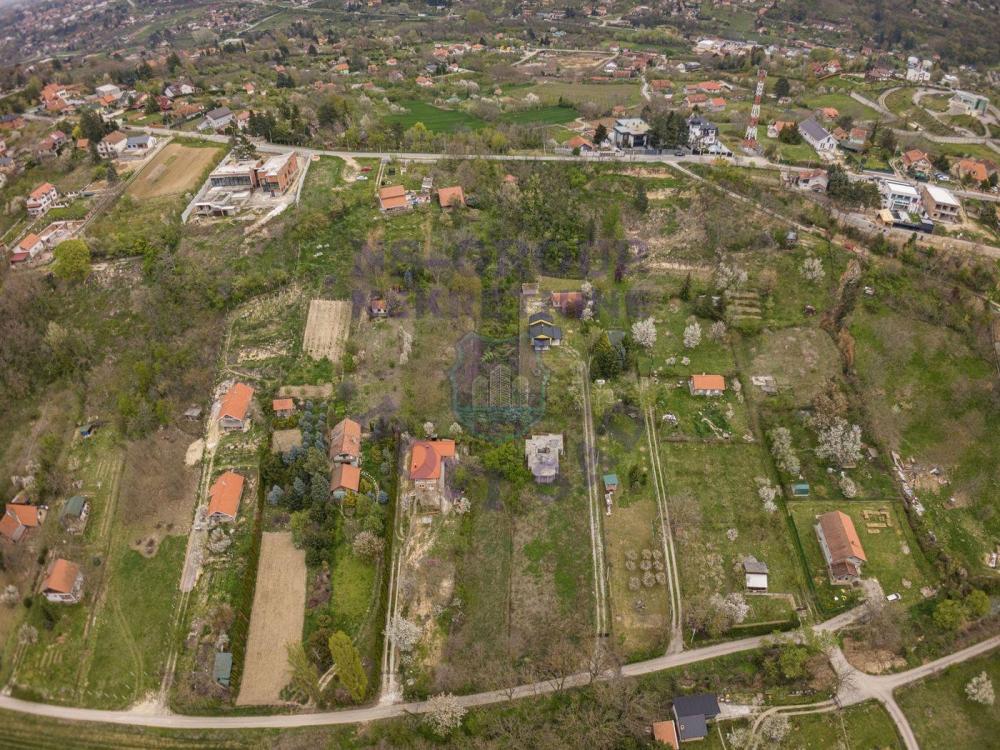 Slika 2 -  Plac na prodaju, Sremska Kamenica, 159.140€