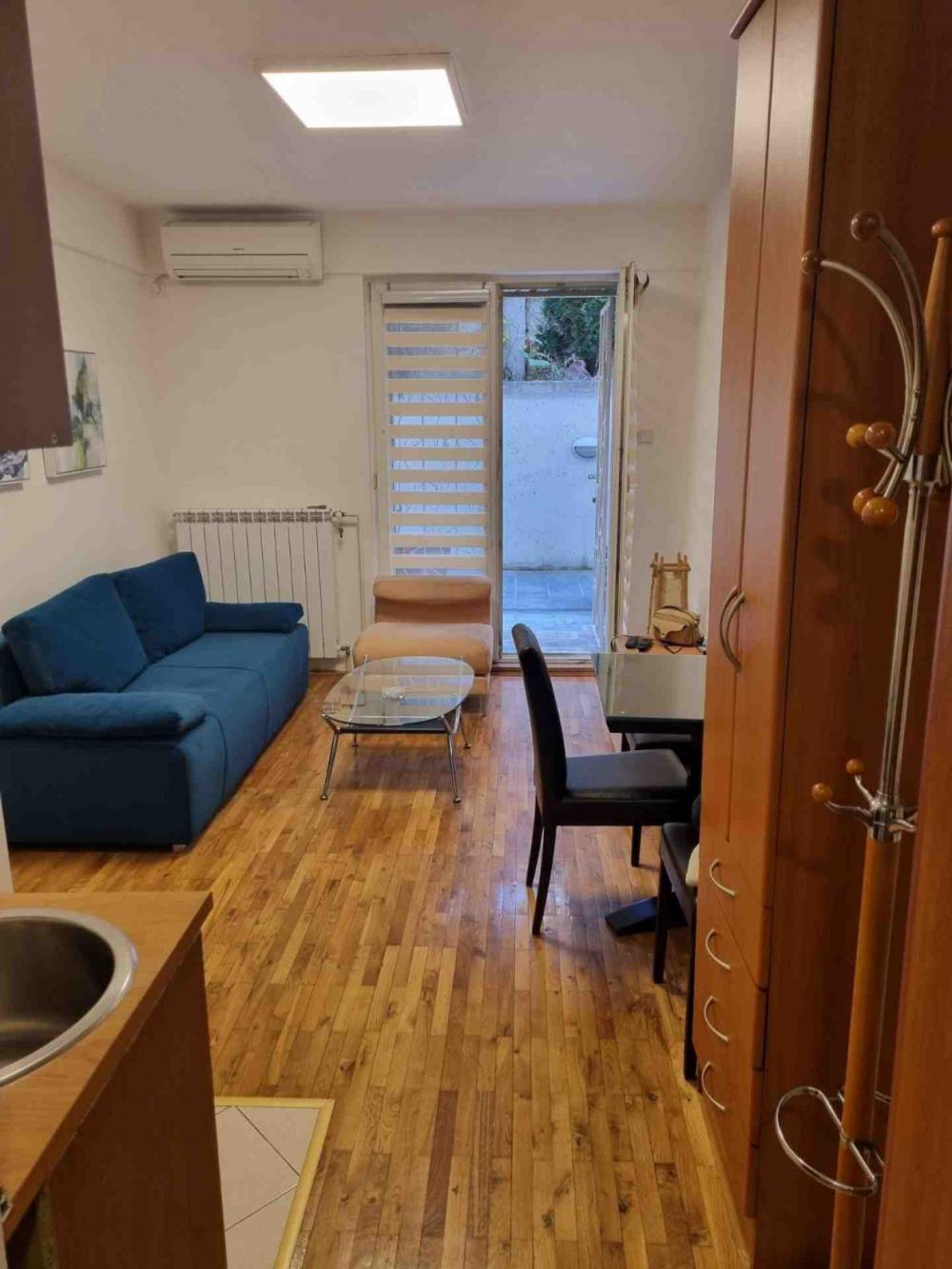 Slika 1 - Bulevar oslobođenja, Jednoiposoban stan za izdavanje, 30m2, 350€