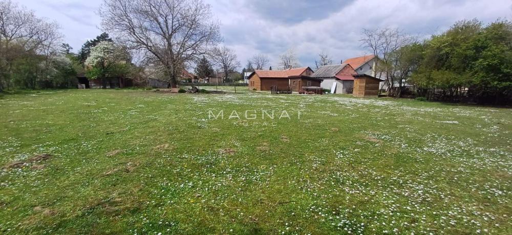 Slika 1 -  Plac na prodaju, Obrenovac, Piroman, 80.000€