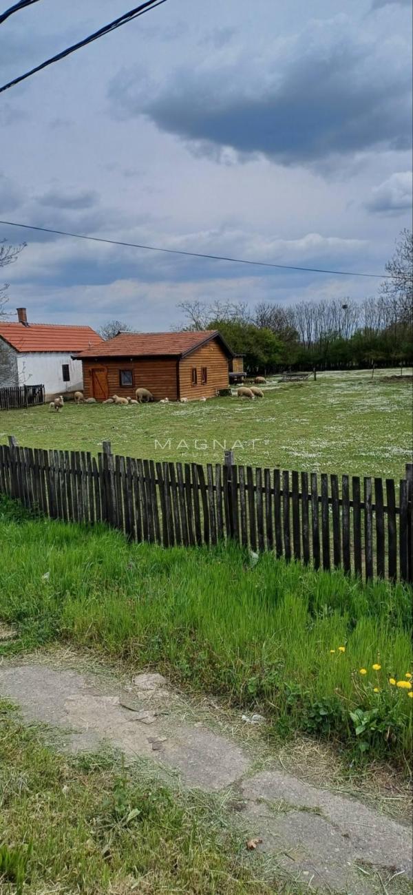 Slika 4 -  Plac na prodaju, Obrenovac, Piroman, 80.000€