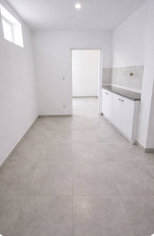 Slika 1 - JOVANKE RADAKOVIC, Trosoban stan na prodaju, 45m2, 99.000€