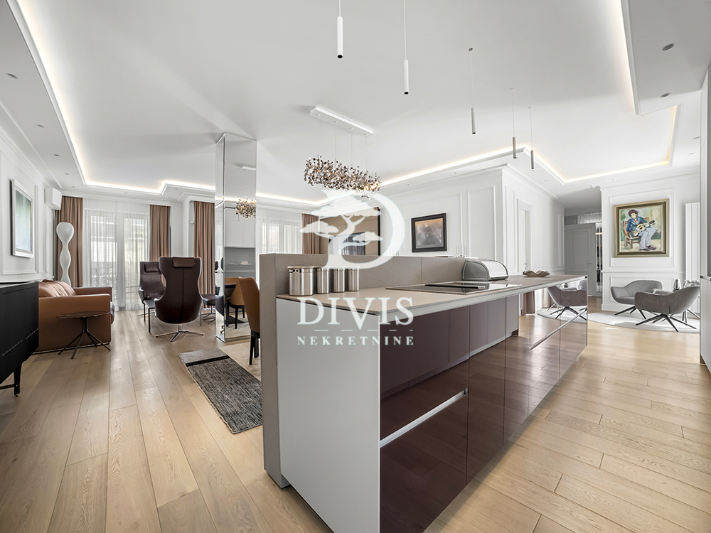Slika 0 - Mome Kapora, Četvorosoban stan na prodaju, 207m2, 1.750.000€