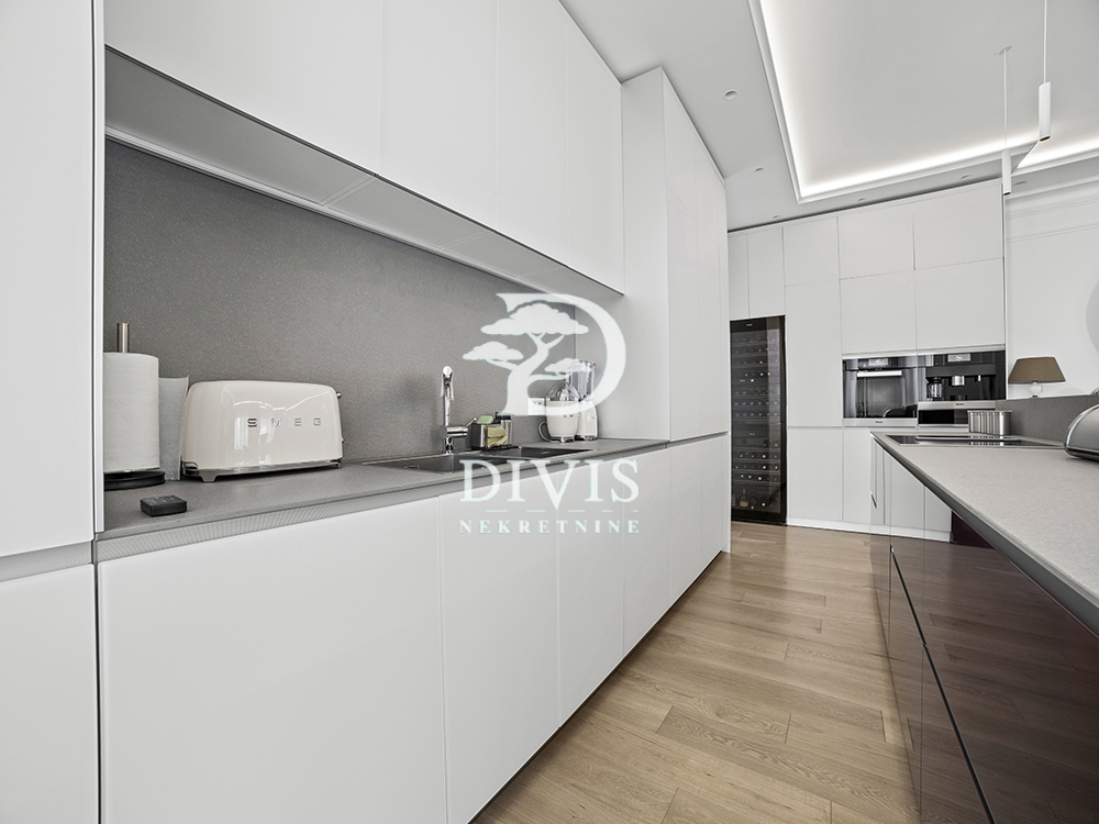 Slika 3 - Mome Kapora, Četvorosoban stan na prodaju, 207m2, 1.750.000€
