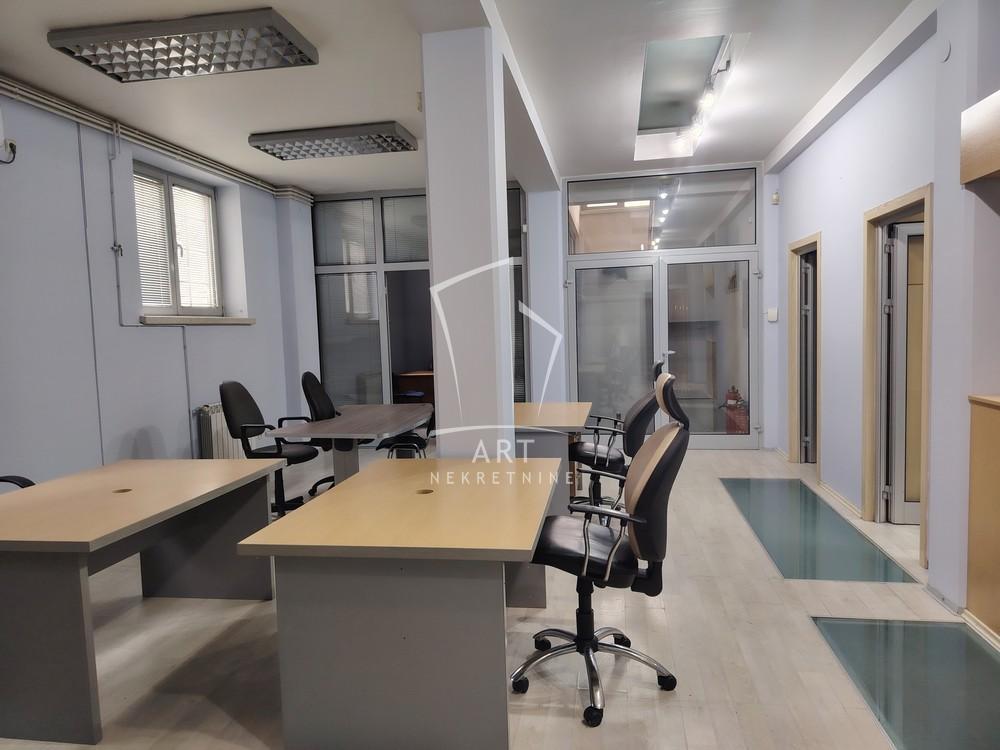 Glavna slika -Makenzijeva,  Lokal za izdavanje, 145m2, 2.000€