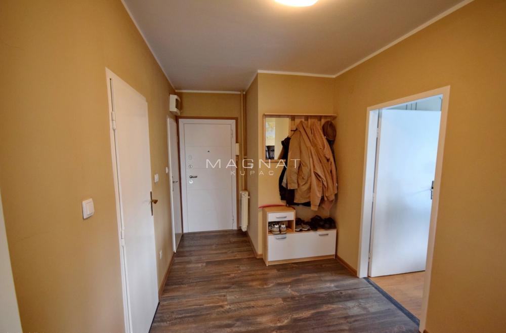 Slika 2 - Karađorđev Trg, Dvosoban stan na prodaju, 58m2, 230.000€