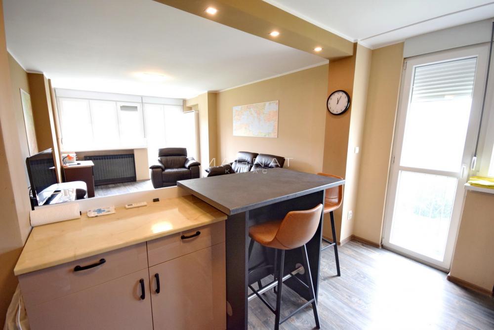 Slika 3 - Karađorđev Trg, Dvosoban stan na prodaju, 58m2, 230.000€