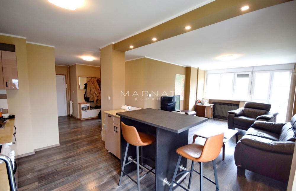 Slika 5 - Karađorđev Trg, Dvosoban stan na prodaju, 58m2, 230.000€