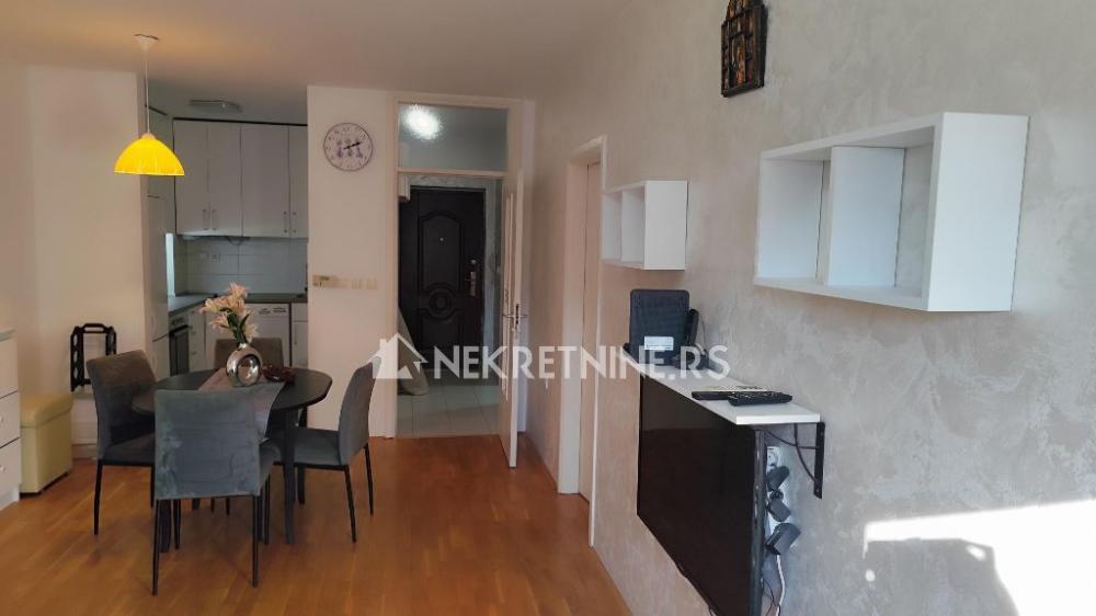 Slika 1 - Ugrinovački put, Dvosoban stan za izdavanje, 50m2, 450€