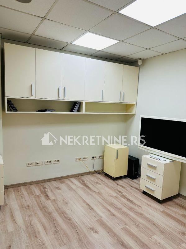 Slika 9 - Cara Uroša,  Lokal za izdavanje, 90m2, 1.500€