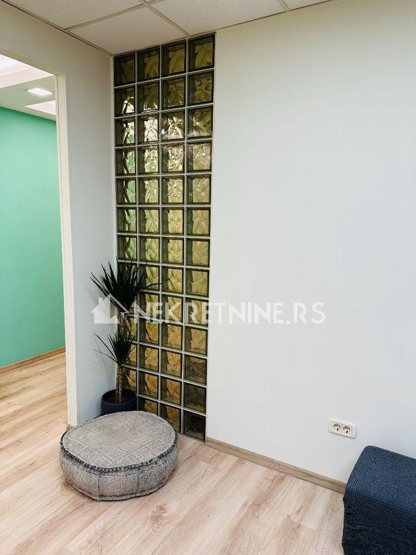 Slika 3 - Cara Uroša,  Lokal za izdavanje, 90m2, 1.500€