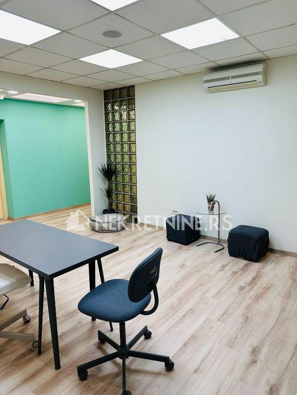 Slika 2 - Cara Uroša,  Lokal za izdavanje, 90m2, 1.500€