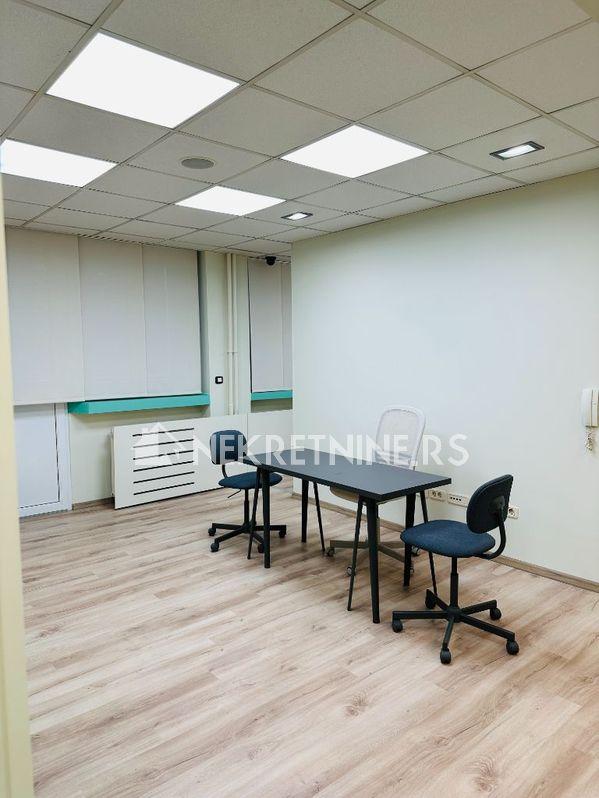 Slika 4 - Cara Uroša,  Lokal za izdavanje, 90m2, 1.500€