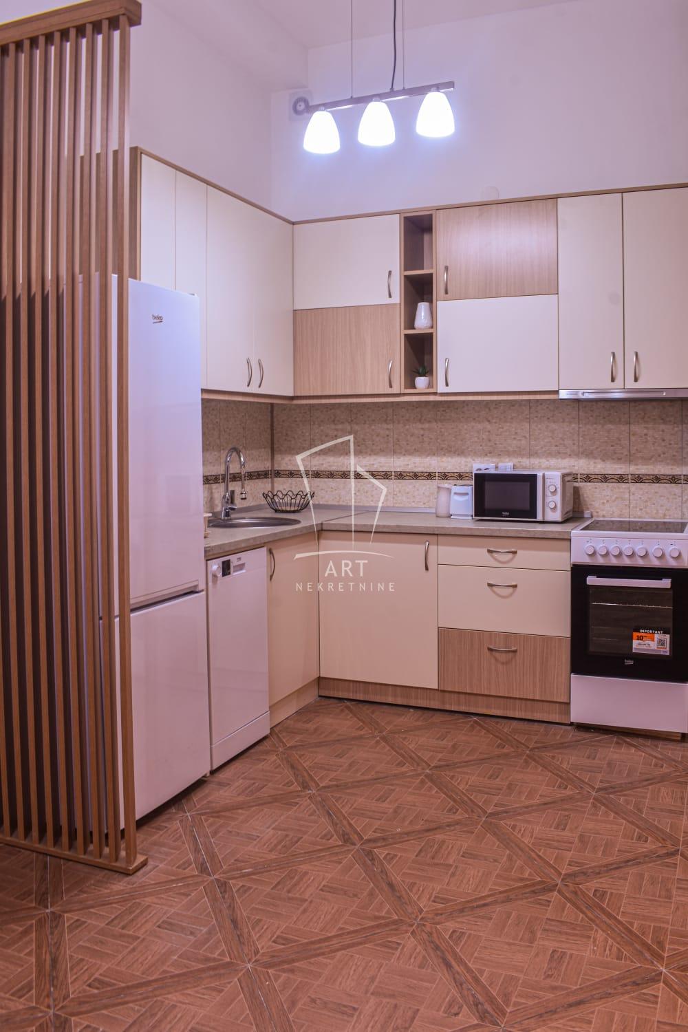 Slika 10 - Južni Bulevar, Dvoiposoban stan za izdavanje, 73m2, 900€