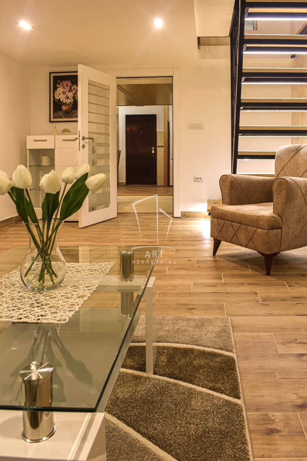 Glavna slika -Južni Bulevar, Dvoiposoban stan za izdavanje, 73m2, 900€