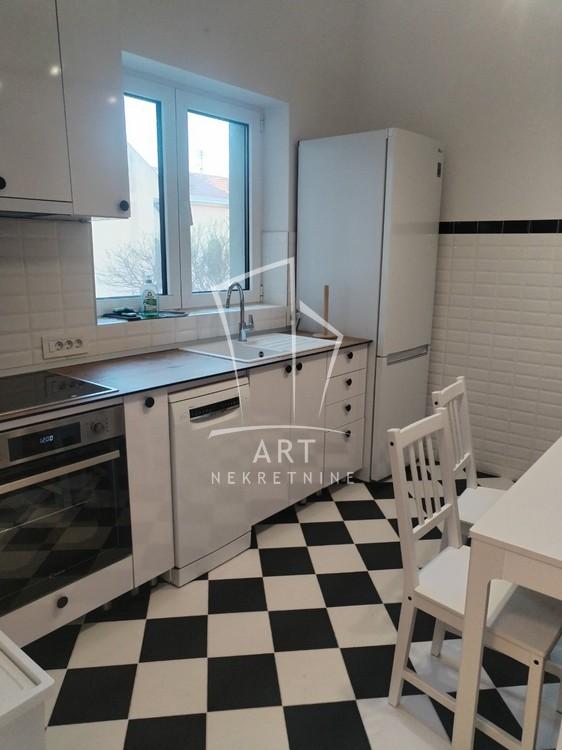 Slika 10 - Braće Jugovića, Petosoban stan za izdavanje, 100m2, 1.800€