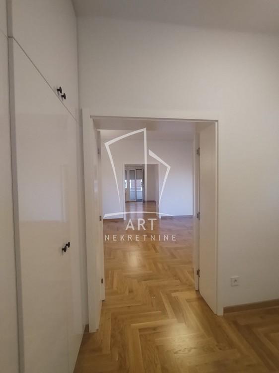 Slika 8 - Braće Jugovića, Petosoban stan za izdavanje, 100m2, 1.800€