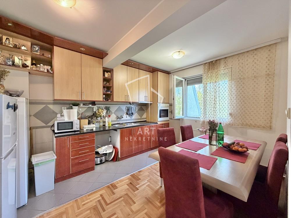 Slika 2 - Sretena Mladenovića Mike, Četvorosoban stan na prodaju, 61m2, 195.000€