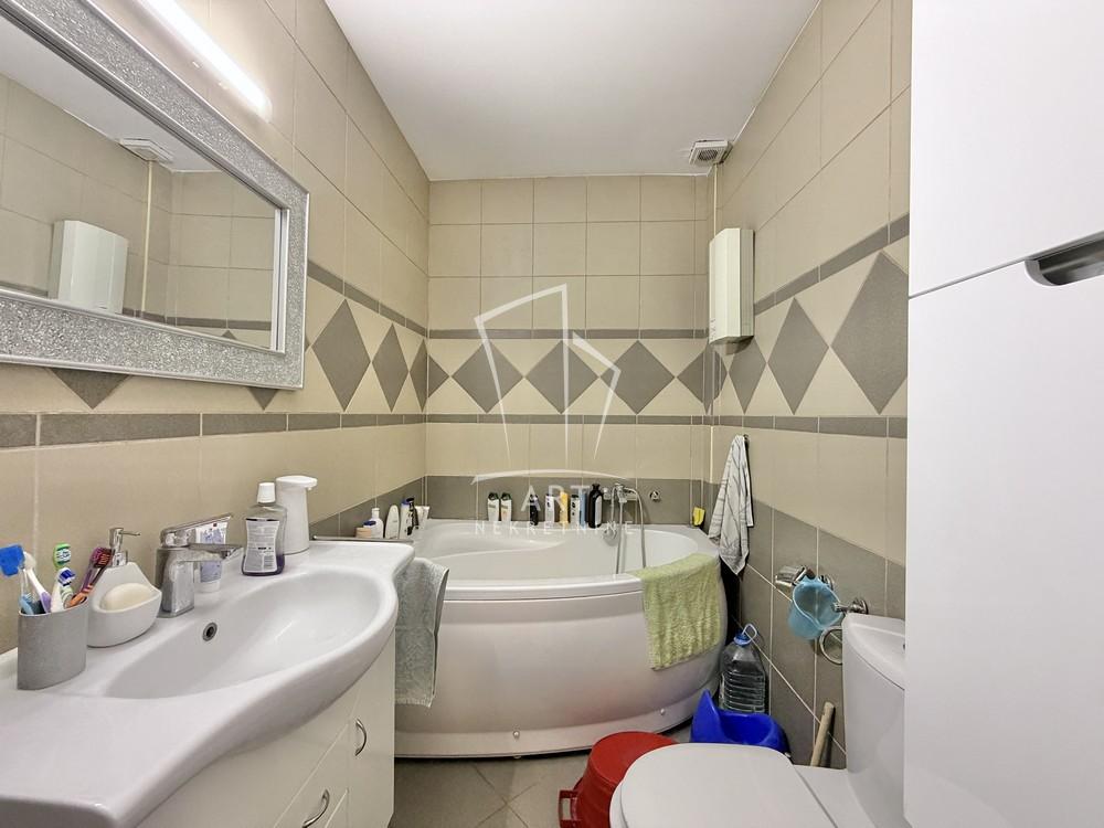 Slika 3 - Sretena Mladenovića Mike, Četvorosoban stan na prodaju, 61m2, 195.000€