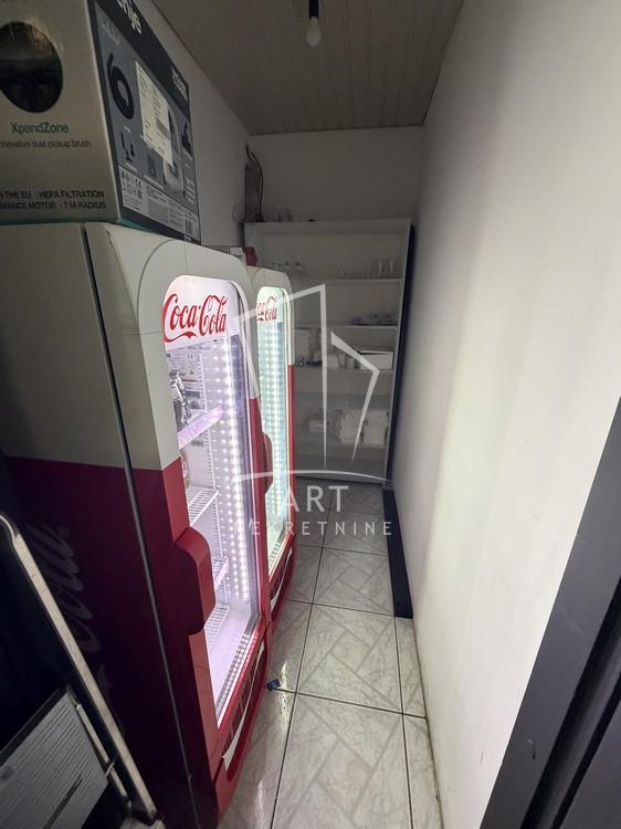 Slika 9 - Dunavski kej,  Lokal za izdavanje, 48m2, 1.000€